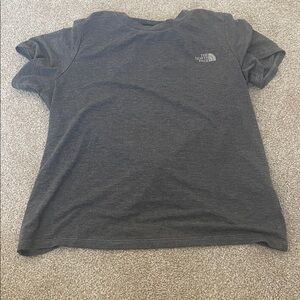 Women’s North Face top